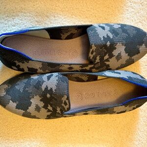 Rothy's Women’s Black and Gray Loafers